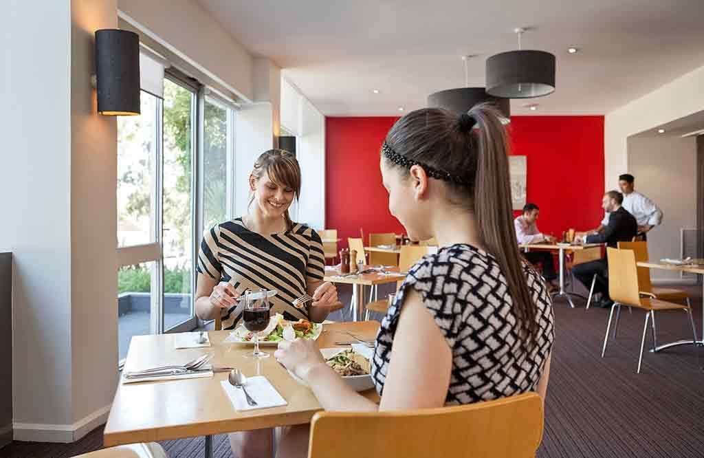 Mercure North Melbourne Restoran gambar
